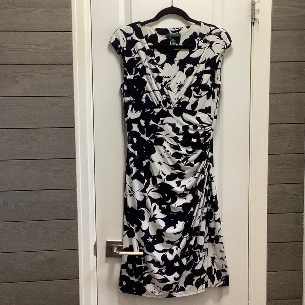 🎉Lauren Ralph Lauren Black/White Floral Faux Wrap/Ruched Side Sheath Dress 6 EUC